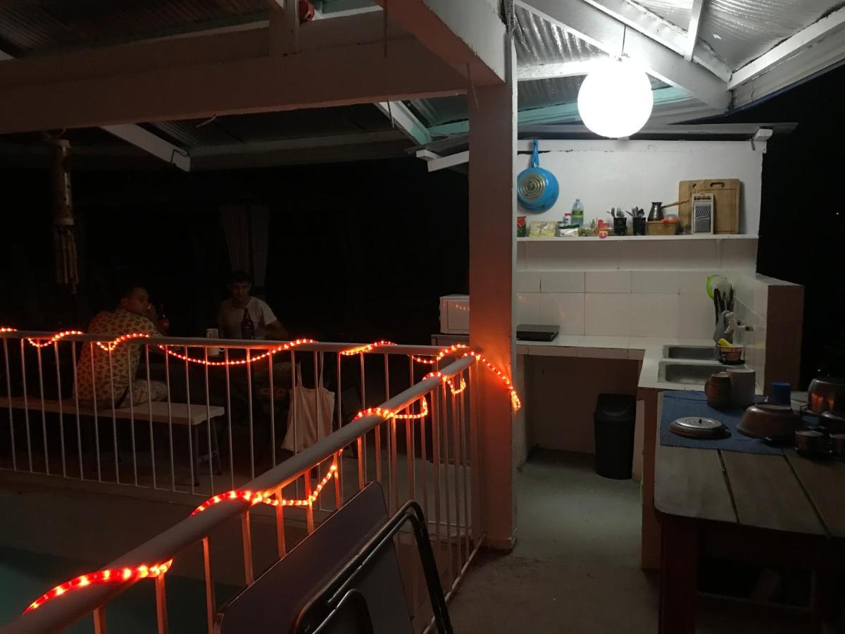 Hostel Lions Mambajao Exteriér fotografie